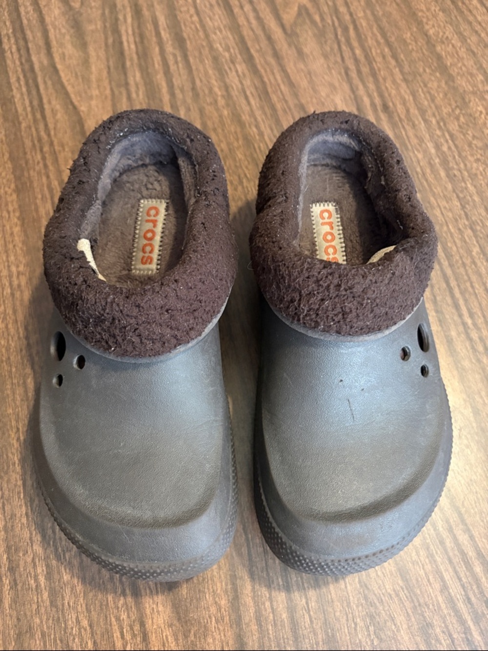 CROCS Women 6 Men 4 Brown Fuzzy Lined Clog Slip Ons Shoes